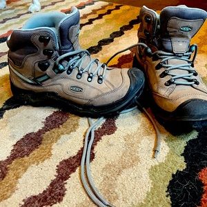 Keen Durand II hiking boots
